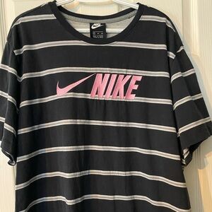 Nike Vintage Mens black white with pink logo stitching size 2x